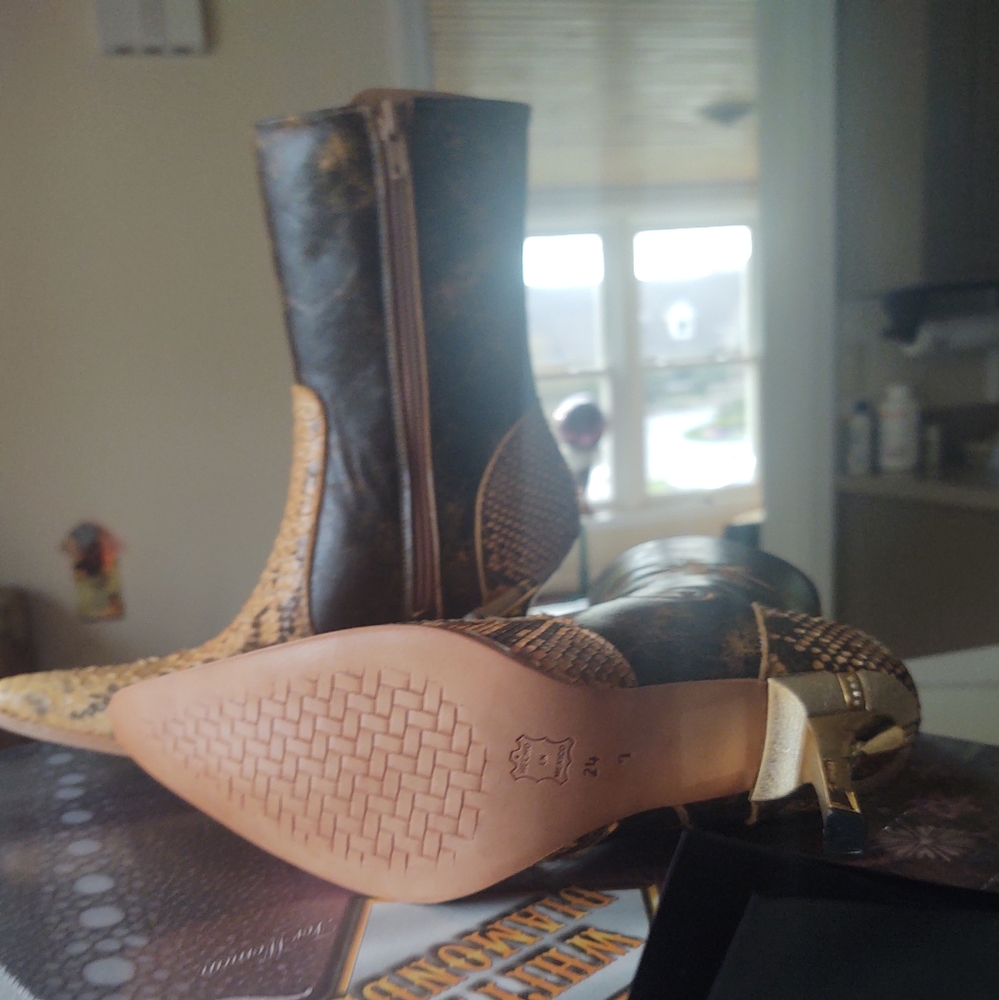 White diamond Python and leather brown and very pale yellow 4 inch Spike heel